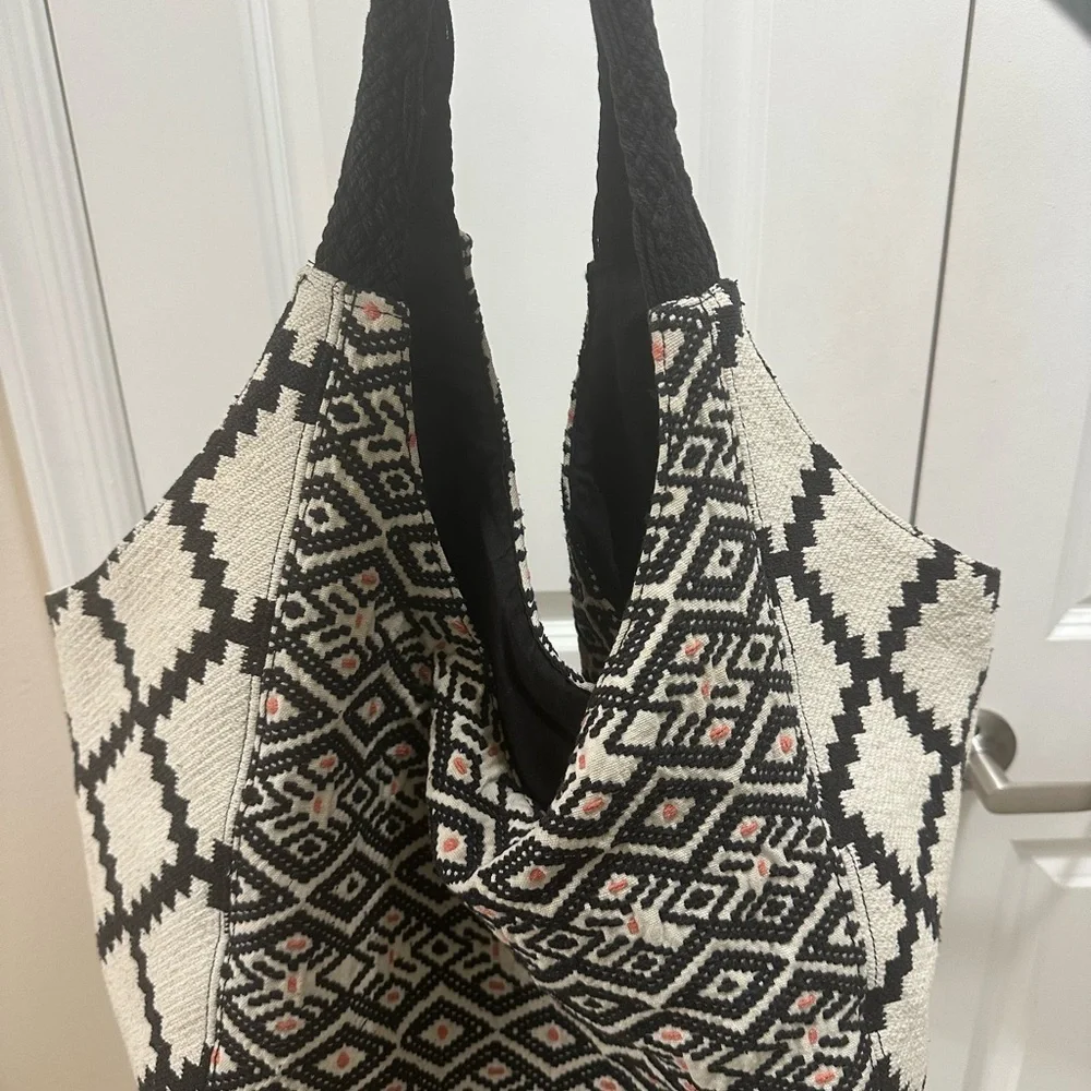 Black and White Geometric Tote Bag